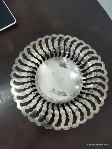 Cestinha de metal prateado prata 90 marca M