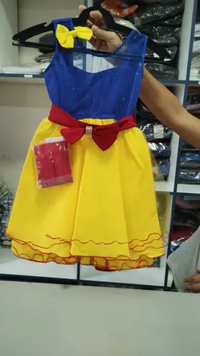 Vendo roupas infantil usada somente 1 vez 