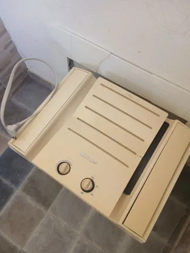 Estou vendendo ar-condicionado funcionando perfeitamente seminovo *