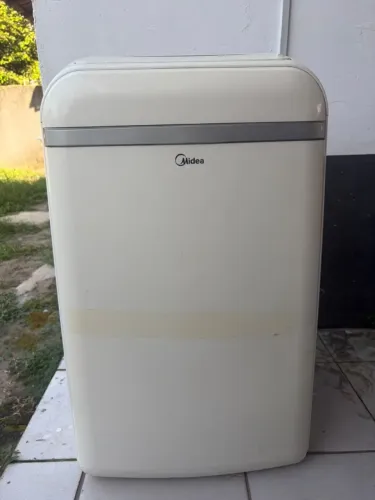Ar-condicionado Portátil Midea 12.000 BTUs - Funcionando