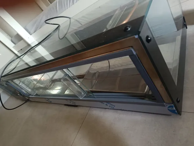 Vitrine refrigerada doces salgados sushi 