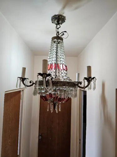 CANDELABRO EM BRONZE, CRISTAL VEDRO VERMELHO RUBI