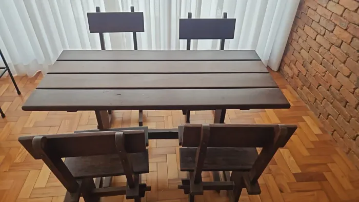 Mesa de Jantar em Madeira Maciça + 4 Cadeiras | Estilo Rústico