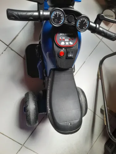 Moto elétrica infantil