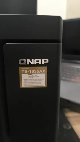 NAS QNAP TS-1635AX 16 Baias