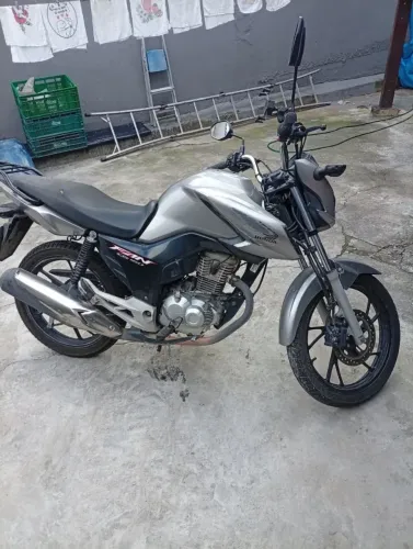 Vendo moto Honda Fan 160 flex ano 2022 único dono.