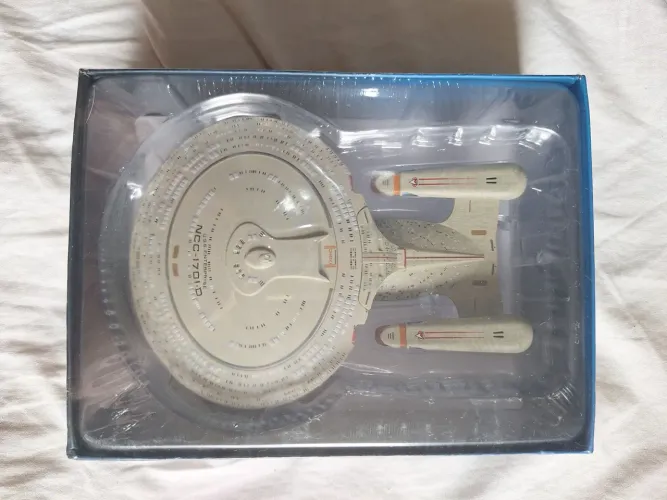 Ncc 1701 d Star Trek Nave Figura Colecionavel Space Ship