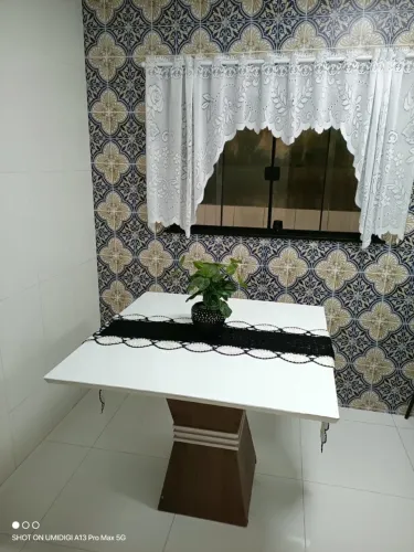 Mesa de jantar para 4 cadeiras