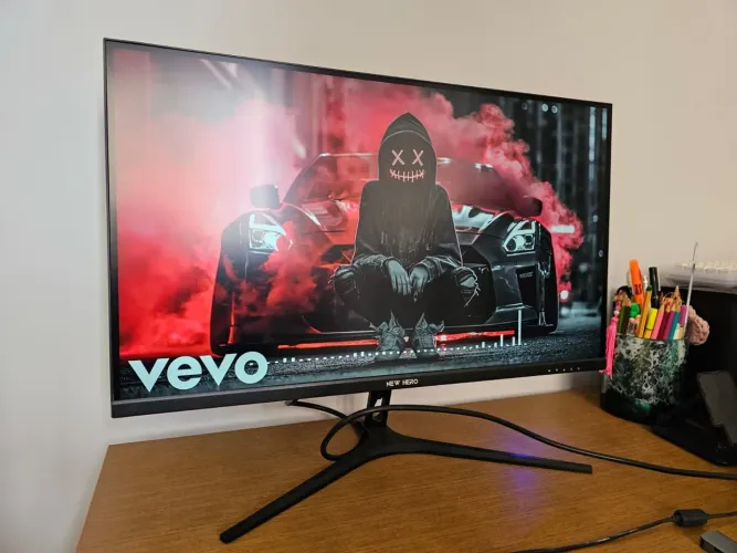 Monitor Gamer New Hero Titan 27 polegadas.<br>Tela Ips Qhd 2k com 165hz <br>Hdmi E DisplayPort.