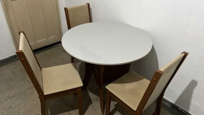 Mesa de jantar 3 cadeiras