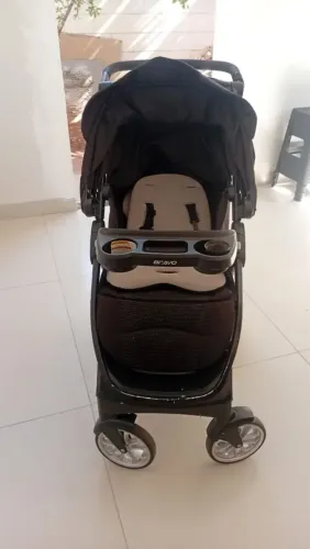 Vendo carrinho de bebê bravo chicco