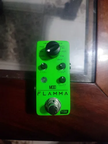 Pedal Flamma 05 chorus, phaser, auto wah, tremolo