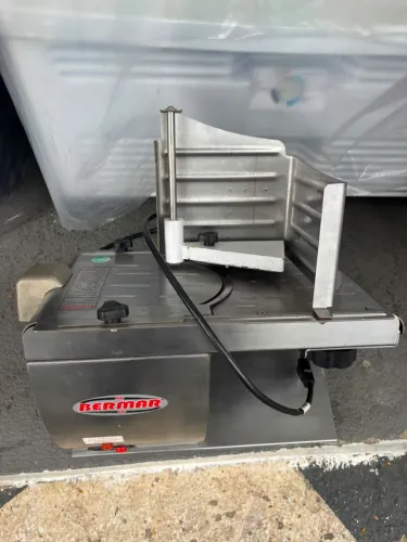 Máquina para fatiar frios