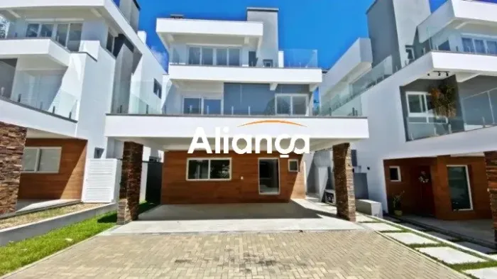 Casa em condomínio para alugar com 4 dormitórios 4 suítes, 3 vagas de carro no bairro Pedr