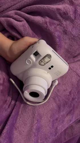 Câmera Instax mini 12 + 30 folhas Fujifilm