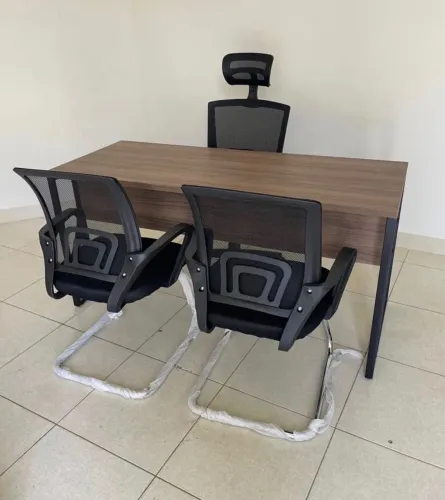 MESA DE ESCRITORIO COM CADEIRAS LOJA IKONOFFICE 