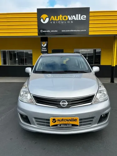 Nissan Tiida SL 1.8/1.8 Flex 16V Mec. 2013