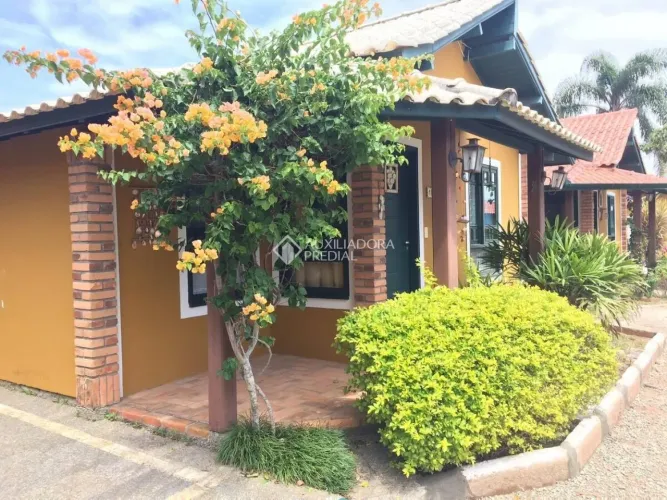 Casa em condomínio