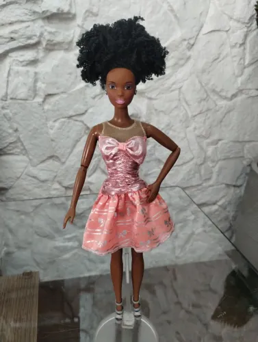 Barbie Negra Nichelle Generation Girl