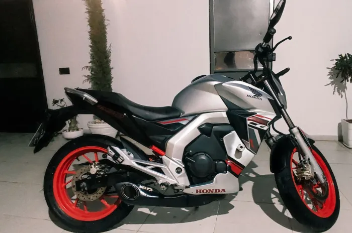 CB TWISTER 250f 2018