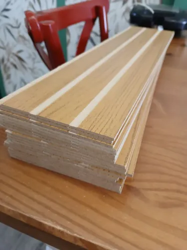 Painel ripado de MDF. 23 placas