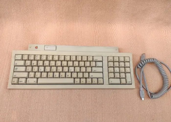 Teclado Antigo Apple Keyboard II Padrão Adb Para Macintosh