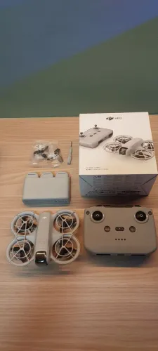 DJI Neo Fly More Combo