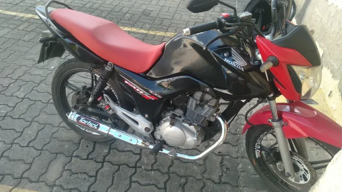 Moto Honda nova com revisões em dia