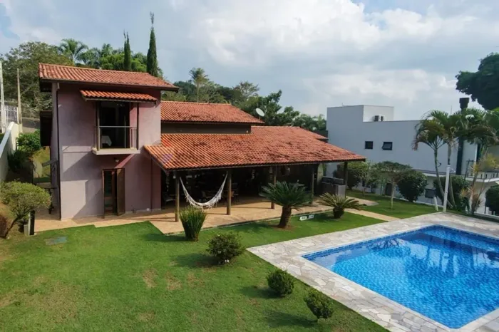 Seu novo lar, em um condomínio fechado, em Piracaia