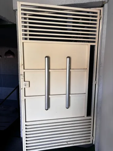 Vendo portão entrada de pedestre