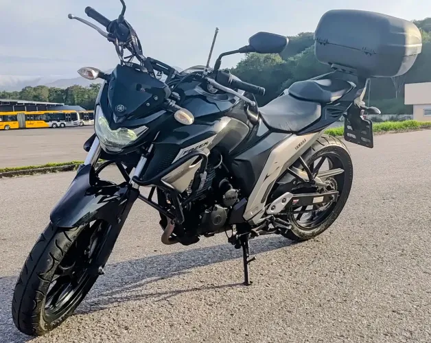 FZ25 2019
