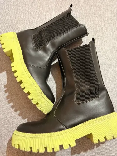 Bolsa Feminina Chelsea Tratorada Moderna | Zattini | Tamanho 37