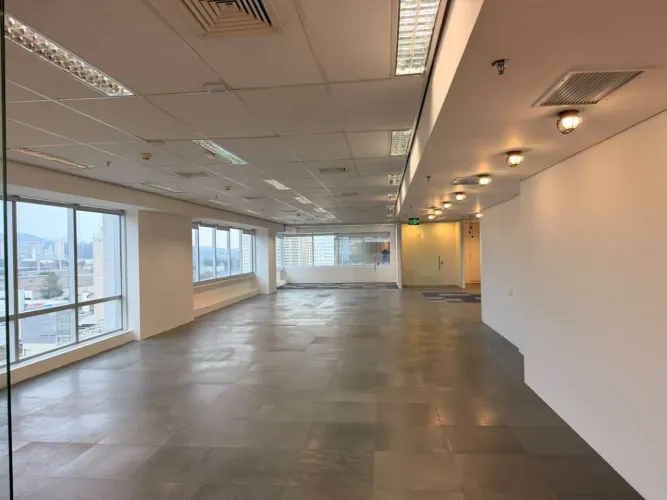 Sala comercial na Alameda Rio Negro, 500 - Conjuntos 1209 a 1216 480 m²