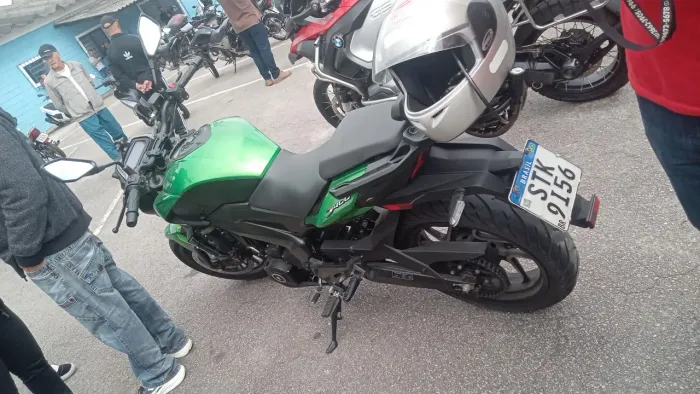 Moto Bajaj Dominar 400cc ano 2024, Forte e confiável