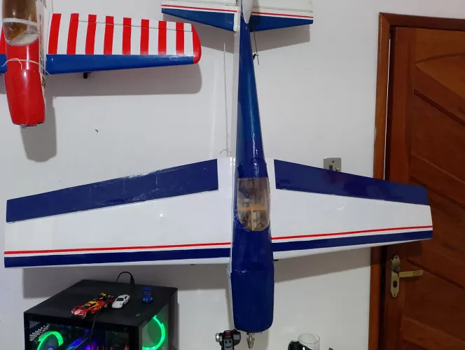 Aeromodelo extra 260