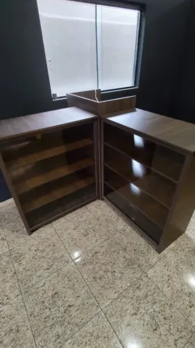 Balcão modulado com caixa, medindo 270x120x45 