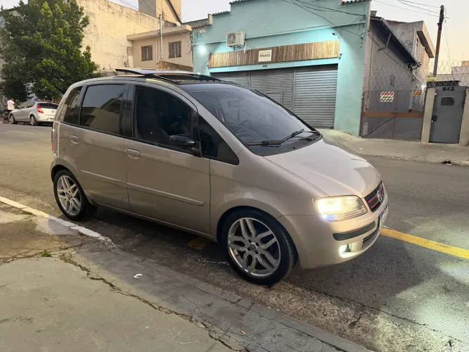 Fiat Idea HLX 1.8 MPI Flex 8V 5P 2006