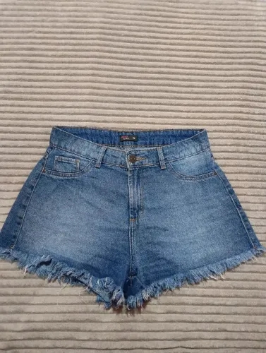 Short jeans