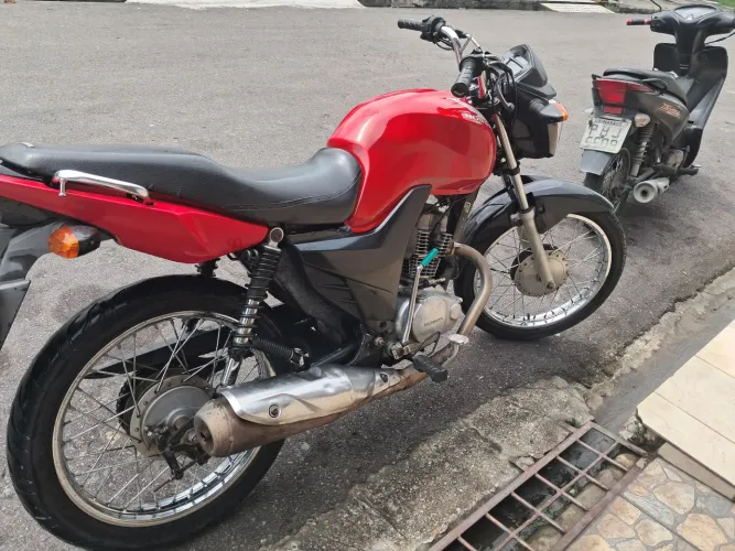 Fan 125 em ótimo estado, no ponto de transferência, só pegar e levar