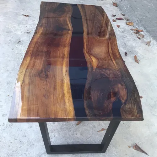 Mesa rustica de 08 lugares madeira e resina epoxi (Rivertable)