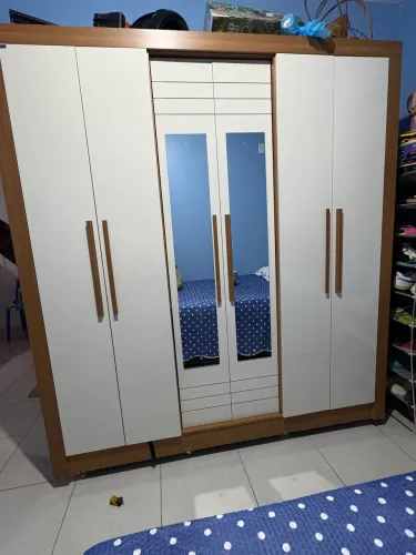 Vendo guarda-roupa novo