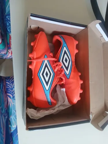 Chuteira umbro