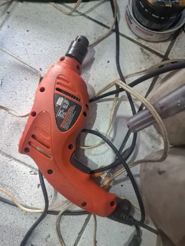 Furadeira Black decker funcionando R$ 120.00