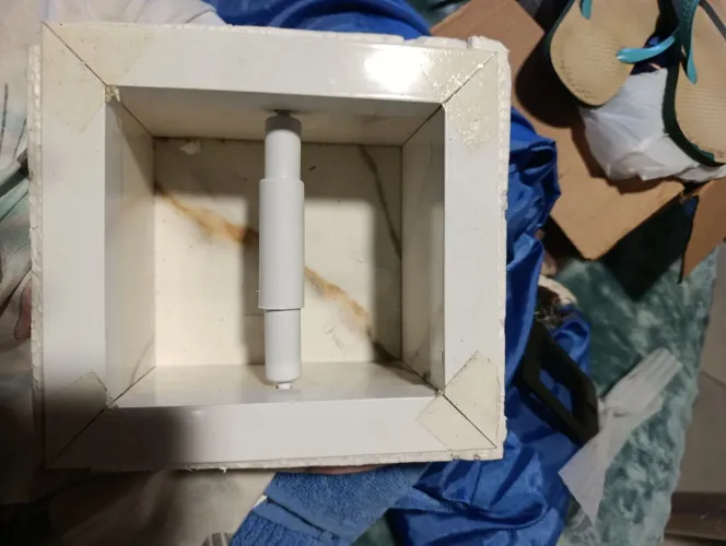 Nicho porta papel higiênico porcelanato branco