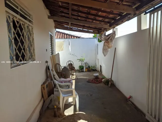 Casa para Venda em Presidente Prudente, VILA GENI, 2 dormitórios, 1 banheiro, 2 vagas
