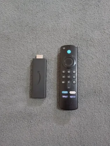 Fire TV stick - transforma tv em smart (Amazon)