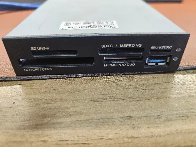 Leitor de cartão USB para desktop