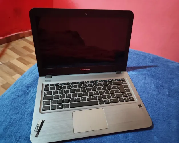 Notebook Compaq Presario CQ-17 500GB 4GB de Ram - Ideal para Estudos e Trabalho!