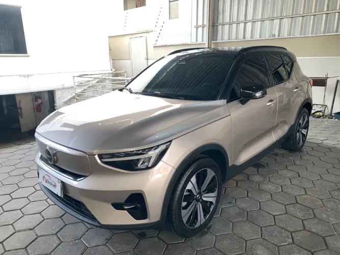 Volvo XC40 Recharge Plus (elétrico) 2023