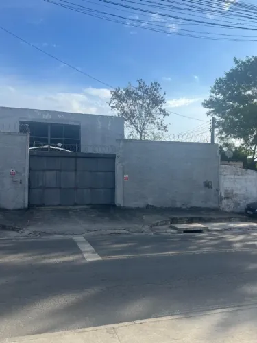 Galpão de 600m² em São Gonçalo